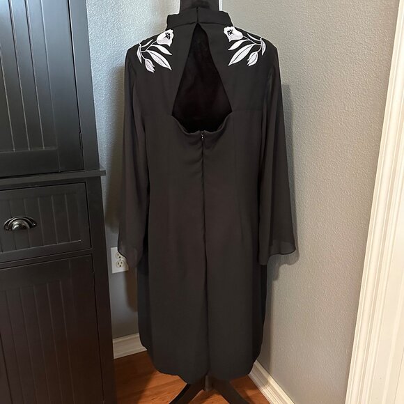 SLNY Dress Size 16W Black Mock Neck White Floral Embroidery Long Sleeve Formal - Picture 9 of 12